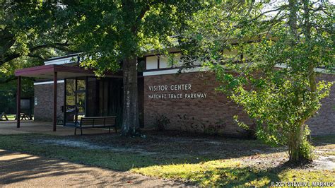 visitor center natchez mississippi